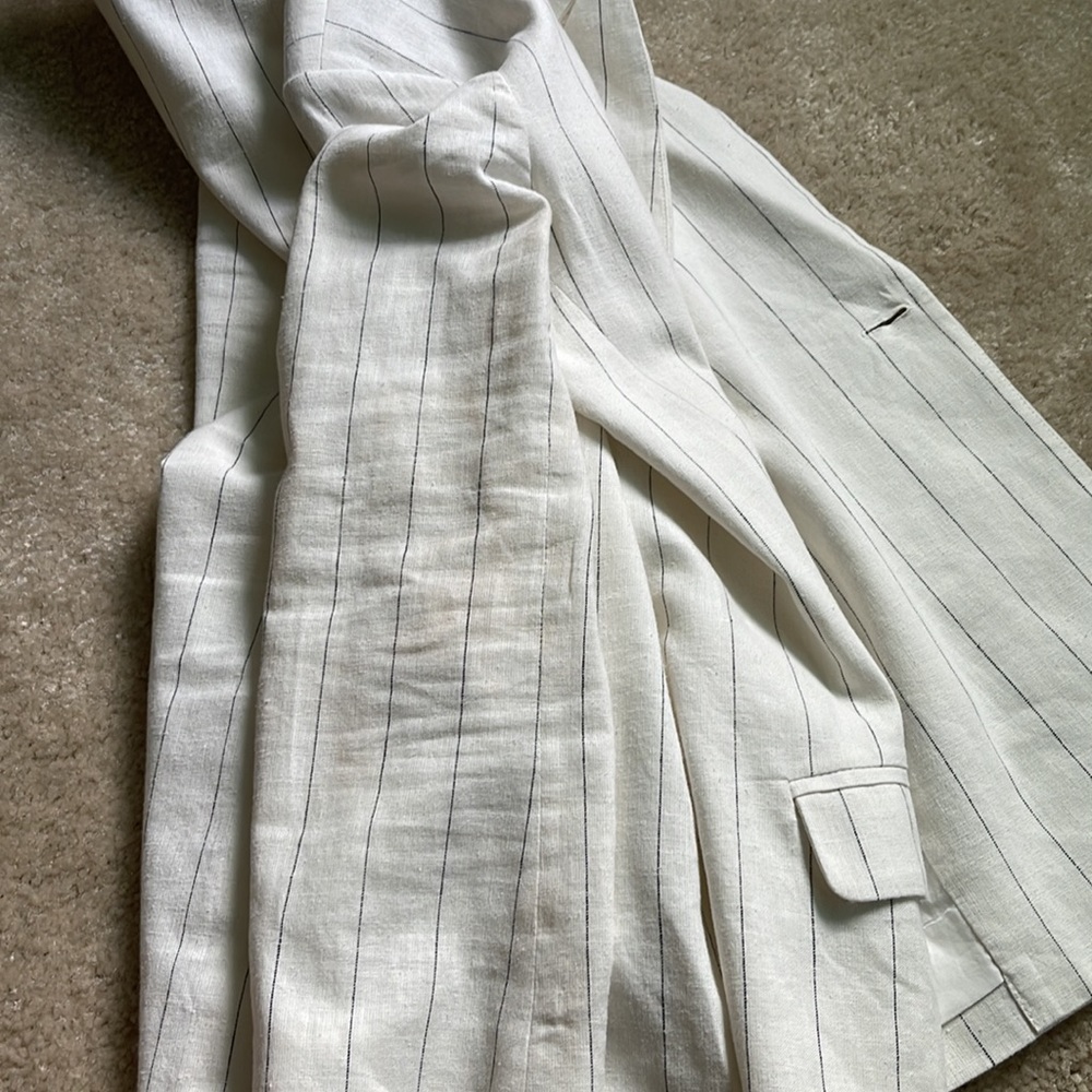 L'Agence Brea Pinstripe Linen Blazer - Picture 10 of 13